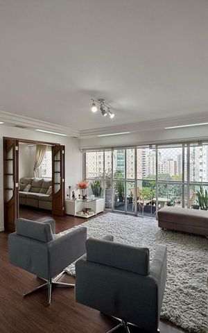 Apartamento à venda com 187m², 3 quartos e 2 vagas Apartamento à venda com 187m², 3 quartos e 2 vagasSala