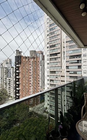 Apartamento à venda com 187m², 3 quartos e 2 vagas Apartamento à venda com 187m², 3 quartos e 2 vagasSacada