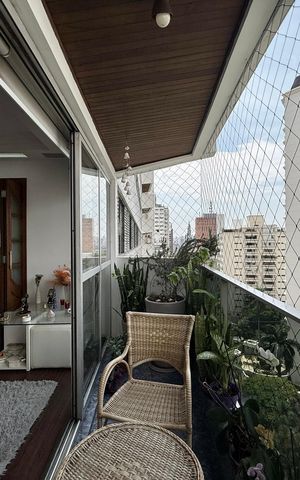 Apartamento à venda com 187m², 3 quartos e 2 vagas Apartamento à venda com 187m², 3 quartos e 2 vagasSacada