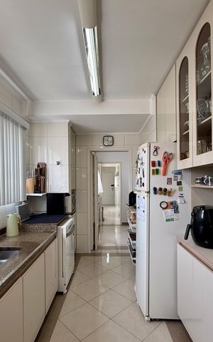 Apartamento à venda com 187m², 3 quartos e 2 vagas Apartamento à venda com 187m², 3 quartos e 2 vagasCozinha