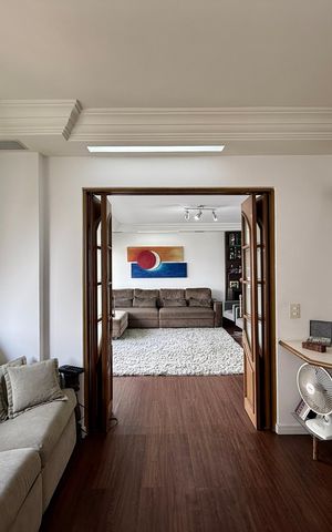 Apartamento à venda com 187m², 3 quartos e 2 vagas Apartamento à venda com 187m², 3 quartos e 2 vagasSala