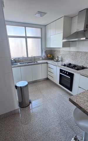 Apartamento à venda com 108m², 3 quartos e 2 vagas Apartamento à venda com 108m², 3 quartos e 2 vagasCozinha