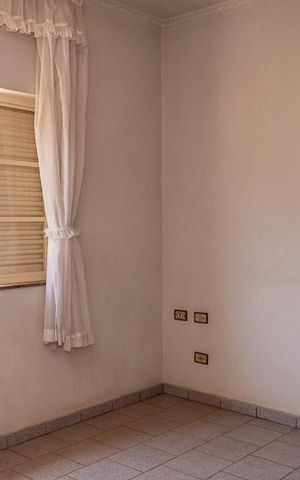 Casa à venda com 204m², 2 quartos e 2 vagas Casa à venda com 204m², 2 quartos e 2 vagasSuíte