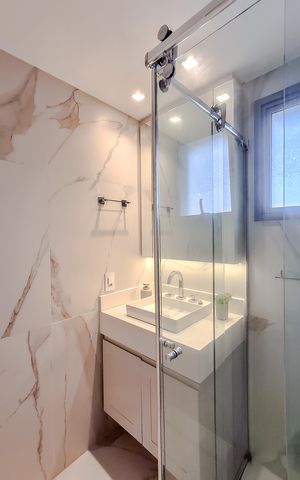 Apartamento para alugar com 108m², 2 quartos e 2 vagas Apartamento para alugar com 108m², 2 quartos e 2 vagasBanheiro da Suíte