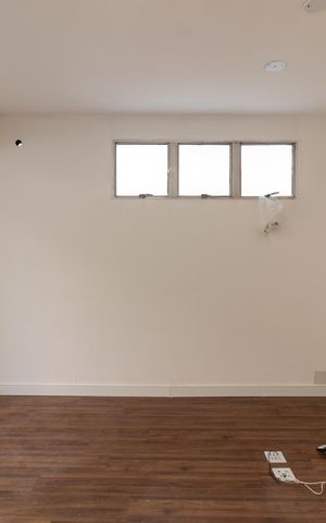 Casa à venda com 190m², 4 quartos e 4 vagas Casa à venda com 190m², 4 quartos e 4 vagasSala