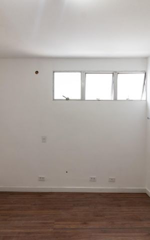Casa à venda com 190m², 4 quartos e 4 vagas Casa à venda com 190m², 4 quartos e 4 vagasCopa