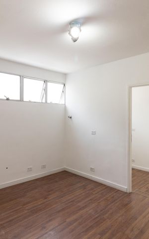 Casa à venda com 190m², 4 quartos e 4 vagas Casa à venda com 190m², 4 quartos e 4 vagasCopa