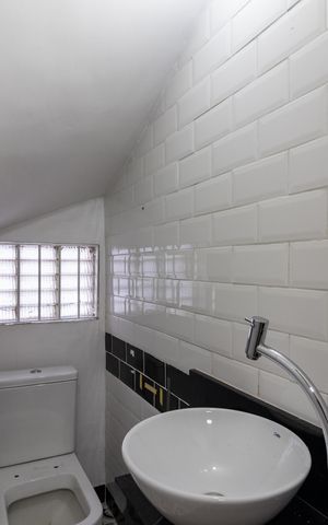 Casa à venda com 190m², 4 quartos e 4 vagas Casa à venda com 190m², 4 quartos e 4 vagasLavabo