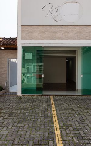 Casa à venda com 190m², 4 quartos e 4 vagas Casa à venda com 190m², 4 quartos e 4 vagasGaragem