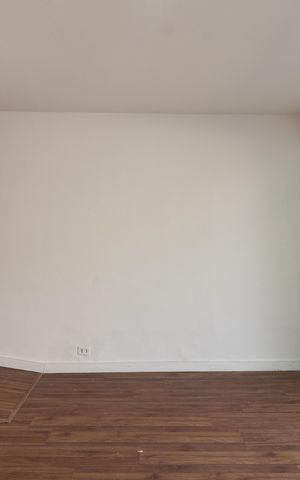 Casa à venda com 190m², 4 quartos e 4 vagas Casa à venda com 190m², 4 quartos e 4 vagasSala