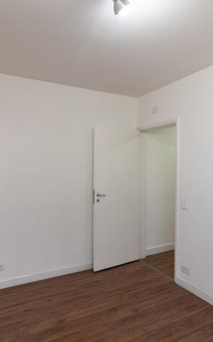 Casa à venda com 190m², 4 quartos e 4 vagas Casa à venda com 190m², 4 quartos e 4 vagasCopa