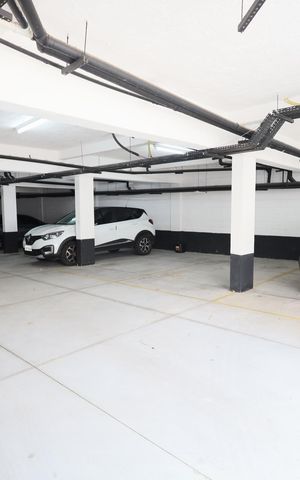 Casa de condomínio à venda com 134m², 3 quartos e 2 vagasArea comum - Garagem