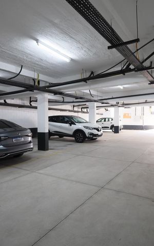 Casa de condomínio à venda com 134m², 3 quartos e 2 vagasArea comum - Garagem
