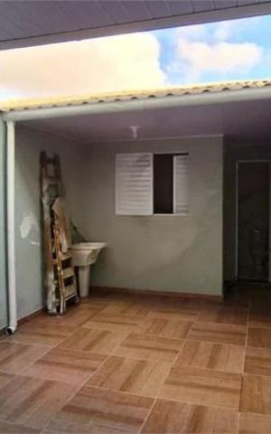 Casa à venda com 122m², 2 quartos e 1 vaga