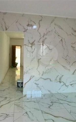 Casa à venda com 122m², 2 quartos e 1 vaga