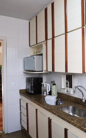 Apartamento à venda com 141m², 4 quartos e 2 vagas Apartamento à venda com 141m², 4 quartos e 2 vagasCozinha