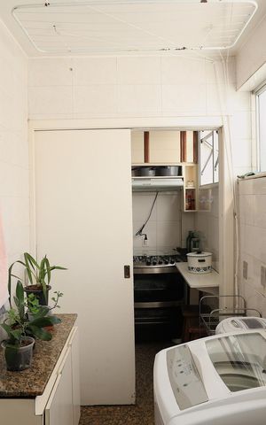 Apartamento à venda com 141m², 4 quartos e 2 vagas Apartamento à venda com 141m², 4 quartos e 2 vagasÁrea de Serviço