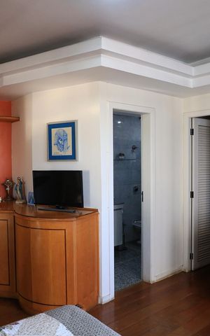Apartamento à venda com 141m², 4 quartos e 2 vagas Apartamento à venda com 141m², 4 quartos e 2 vagasSuíte