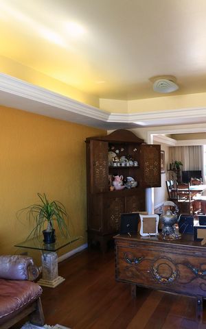 Apartamento à venda com 141m², 4 quartos e 2 vagas Apartamento à venda com 141m², 4 quartos e 2 vagasSala