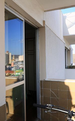Apartamento à venda com 141m², 4 quartos e 2 vagas Apartamento à venda com 141m², 4 quartos e 2 vagasVaranda