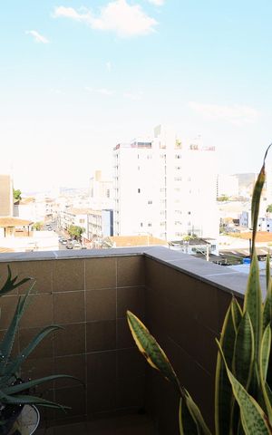 Apartamento à venda com 141m², 4 quartos e 2 vagas Apartamento à venda com 141m², 4 quartos e 2 vagasVaranda