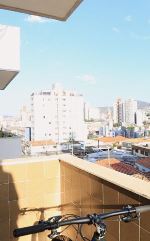Apartamento à venda com 141m², 4 quartos e 2 vagas Apartamento à venda com 141m², 4 quartos e 2 vagasVaranda