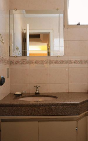 Apartamento à venda com 141m², 4 quartos e 2 vagas Apartamento à venda com 141m², 4 quartos e 2 vagasLavabo