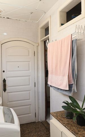 Apartamento à venda com 141m², 4 quartos e 2 vagas Apartamento à venda com 141m², 4 quartos e 2 vagasÁrea de Serviço