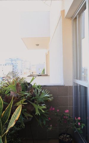Apartamento à venda com 141m², 4 quartos e 2 vagas Apartamento à venda com 141m², 4 quartos e 2 vagasVaranda