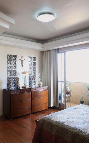 Apartamento à venda com 141m², 4 quartos e 2 vagas Apartamento à venda com 141m², 4 quartos e 2 vagasSuíte