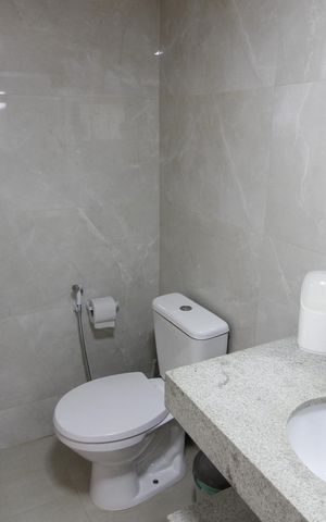 Casa de condomínio para alugar com 350m², 3 quartos e 3 vagasBanheiro da Suíte 1