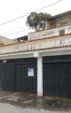 Casa de condomínio para alugar com 350m², 3 quartos e 3 vagasFachada