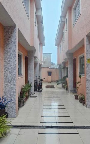 Casa de condomínio à venda com 62m², 2 quartos e 1 vaga Casa de condomínio à venda com 62m², 2 quartos e 1 vagaÁrea comum
