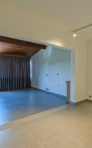 Casa à venda com 250m², 6 quartos e sem vaga