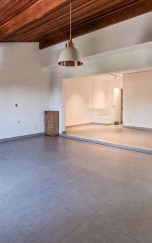 Casa à venda com 250m², 6 quartos e sem vaga
