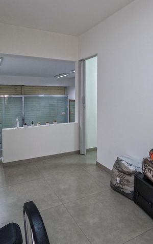 Casa à venda com 250m², 6 quartos e sem vaga