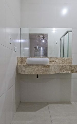 Casa à venda com 250m², 6 quartos e sem vaga