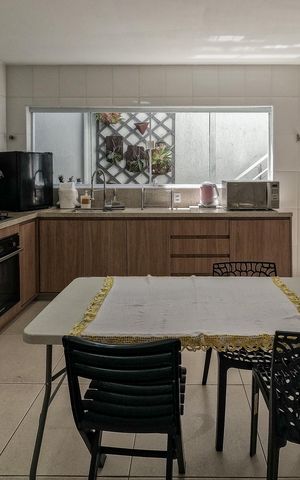 Casa à venda com 250m², 6 quartos e sem vaga
