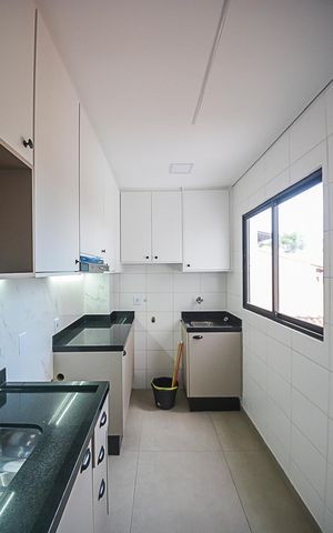 Apartamento à venda com 55m², 2 quartos e 1 vaga Apartamento à venda com 55m², 2 quartos e 1 vagaCozinha e Área de Serviço