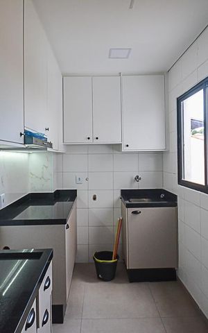 Apartamento à venda com 55m², 2 quartos e 1 vaga Apartamento à venda com 55m², 2 quartos e 1 vagaCozinha e Área de Serviço