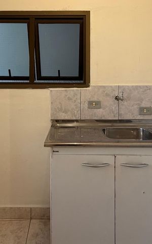 Casa para alugar com 48m², 1 quarto e sem vaga