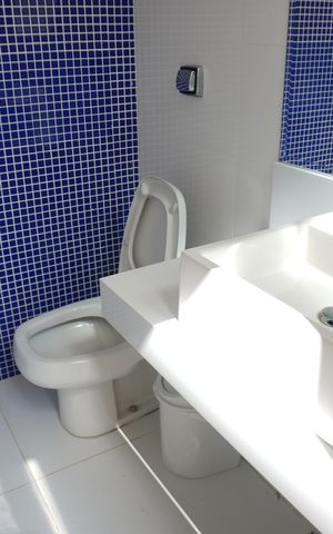 Casa de condomínio à venda com 217m², 2 quartos e 4 vagasBanheiro Área externa