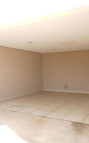 Casa de condomínio à venda com 217m², 2 quartos e 4 vagasGaragem