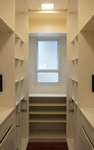 Casa de condomínio à venda com 217m², 2 quartos e 4 vagasCloset da suíte 1