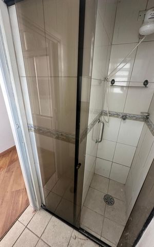 Apartamento para alugar com 65m², 2 quartos e 1 vaga Apartamento para alugar com 65m², 2 quartos e 1 vagaBanheiro da Suíte