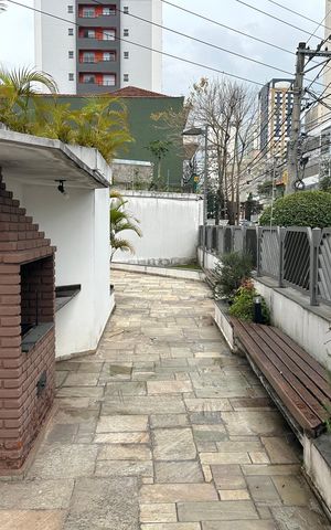 Apartamento à venda com 164m², 3 quartos e 2 vagas Apartamento à venda com 164m², 3 quartos e 2 vagasChurrasqueira