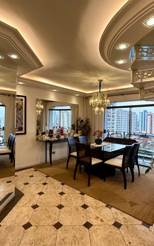 Apartamento à venda com 164m², 3 quartos e 2 vagas Apartamento à venda com 164m², 3 quartos e 2 vagasSala