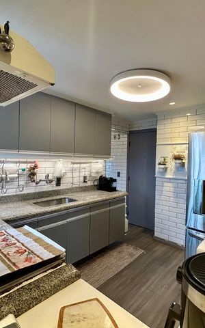 Apartamento à venda com 164m², 3 quartos e 2 vagas Apartamento à venda com 164m², 3 quartos e 2 vagasCozinha