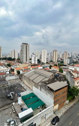 Apartamento à venda com 164m², 3 quartos e 2 vagas Apartamento à venda com 164m², 3 quartos e 2 vagasVista da Sacada