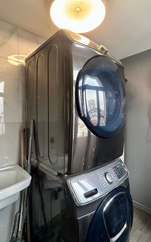 Apartamento à venda com 164m², 3 quartos e 2 vagas Apartamento à venda com 164m², 3 quartos e 2 vagasLavanderia